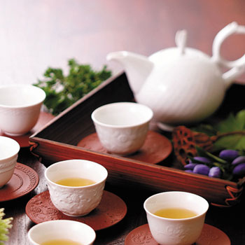 マイセン　波の戯れホワイトと中国茶器　　洋食器の創美