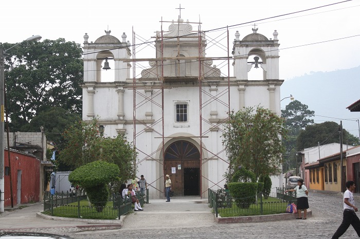 修復中の教会