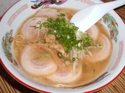 「万作」のチャーシュー麺
