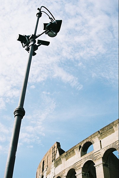 街灯とコロッセオ